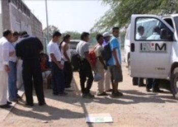 Mexico Police Stop 500 Migrants