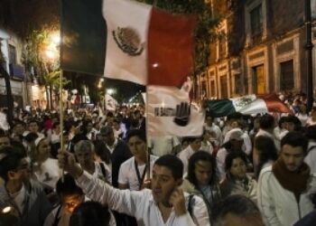 Mexicans Questioning Govt Crime Policies: Survey