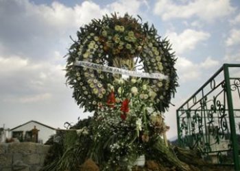 'Knights Templar' Threaten Mayor with Funeral Wreath