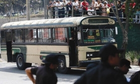 Guatemalan police investigate attempted robbery of bus in 2010