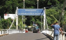 One of the few checkpoints on the Guatemala-El Salvador border