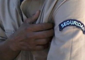 'El Salvador Gang Members Use Security Guard Posts for Extortion'