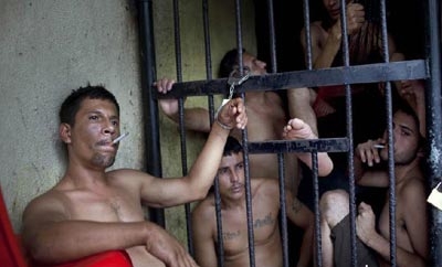 Prisoners in San Pedro Sula