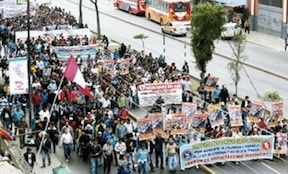 Peruvian construction workers protest widespread extortion