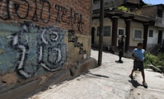 Barrio 18 graffiti in Tegucigalpa (Reuters)