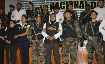 Gran Familia leader 'Viejo Paco' (front, center)