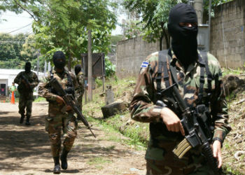 Soldiers on patrol in El Salvador