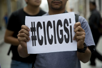 A CICIG supporter on the streets of Guatemala City