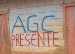 Grafitti displaying the Spanish acronym for the UrabeÃ±os
