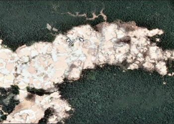 Satellite photos showing deforestation caused by illegal mining in Peru