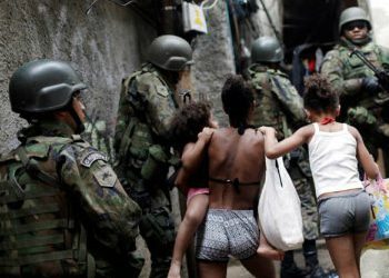 'Classic Rio Gangster Battle' Leaves Brazil Favela in State of Siege