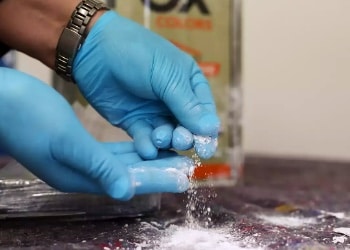 German authorities open  a record cocaine haul