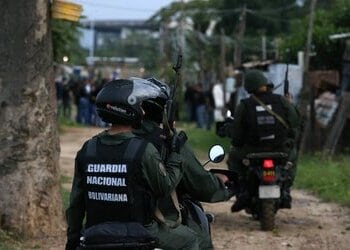 Venezuelan security forces deployed to stop the El Curi gang in northern Venezuela