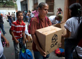 How Criminals Take Advantage of Venezuela's Food Aid System