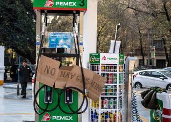Estación de gasolina en México cerrada por agotamiento de reservas