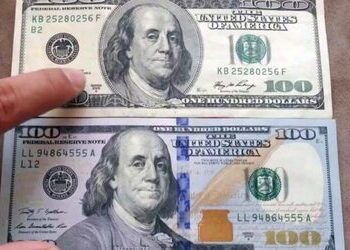 Comparación entre un dólar falso y uno real en Venezuela