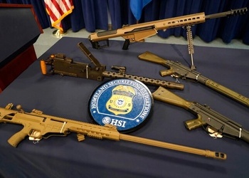 Armas de tipo militar incautadas por autoridades estadounidenses