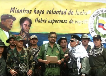 Iván Márquez lee una declaración en un video de las ex-FARC.