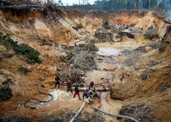 Explotación minera ilegal en Parque Nacional Yapacana, Amazonas, Venezuela