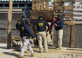 Chilean Police searching for alleged Tren de Aragua members.