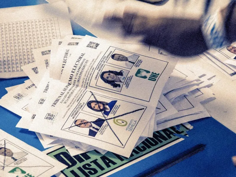 Vote-counting begins in Guatemala's August 20 presidential run-off between Bernardo Arévalo and Sandra Torres.
