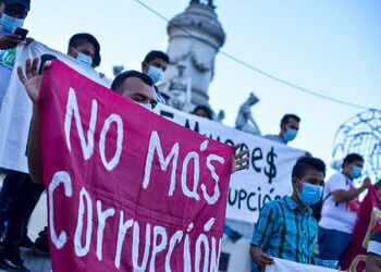Anti-corruption protest in El Salvador. Protesta anti-corrupción en El Salvador.